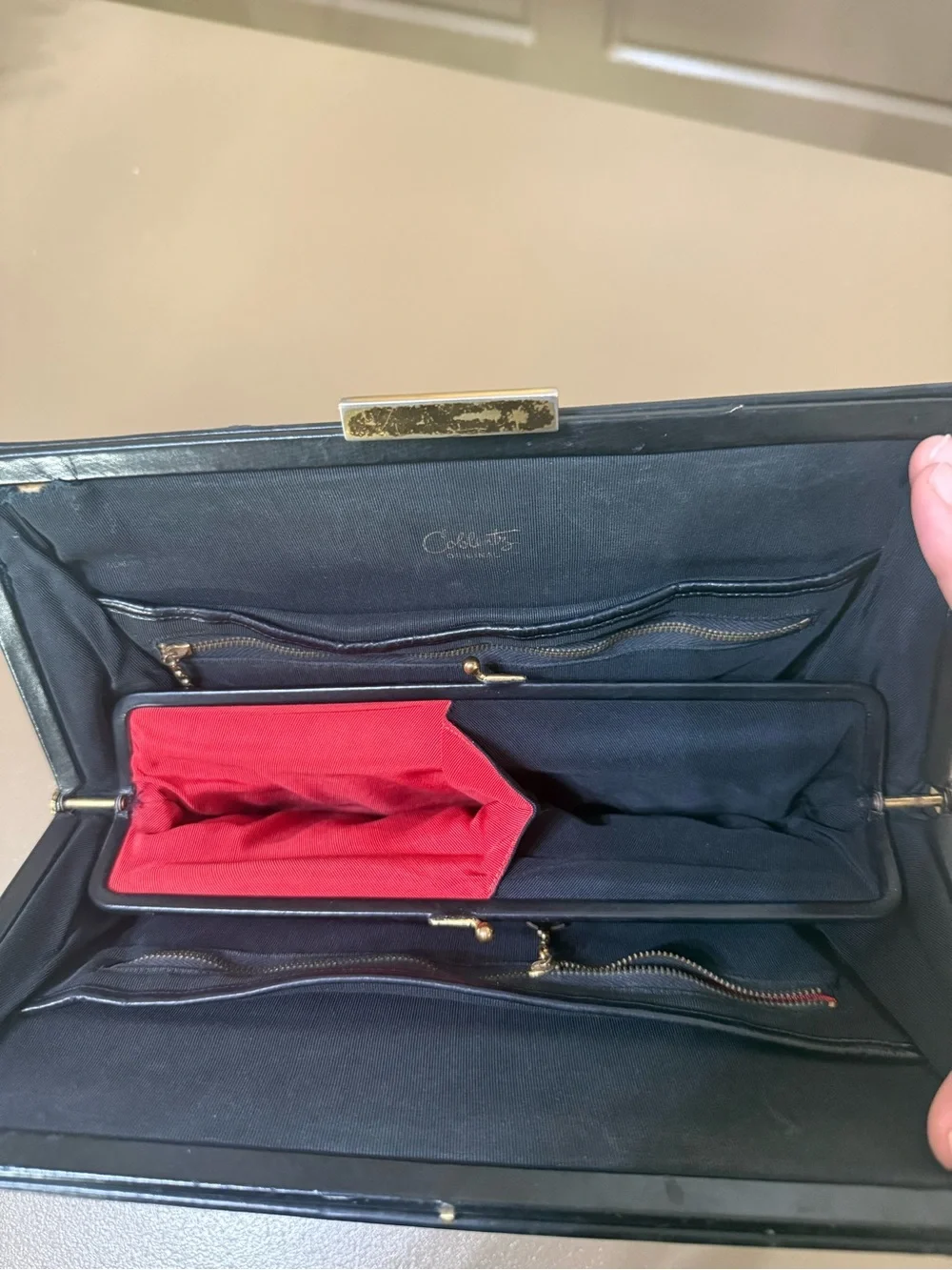 Classic Black Leather Shoulder Bag - Timeless Professional Style